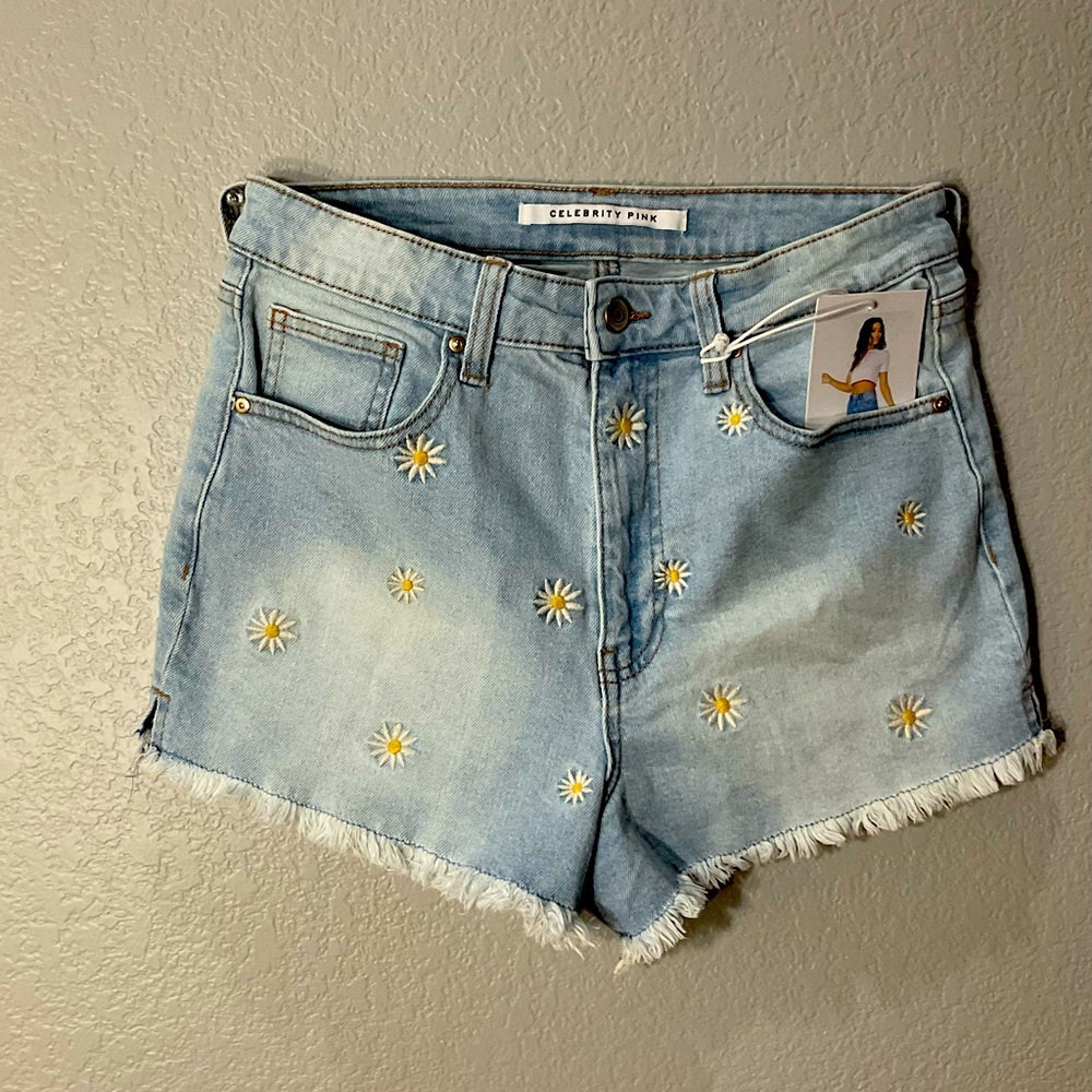 NWT Celebrity Pink Women’s Size 9/29 High Rise Embroidered Denim Shorts